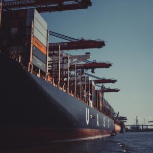 Cargo delivery by sea